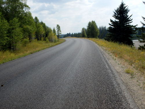 GDMBR: We're now cycling west on US 26/287 toward Togwotee Pass.